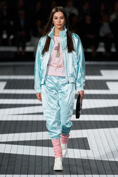 Look 30
